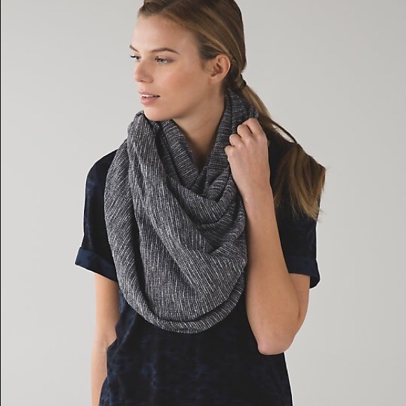 Lululemon Vinyasa Scarf Heathered HerringboneWrap - Picture 1 of 6